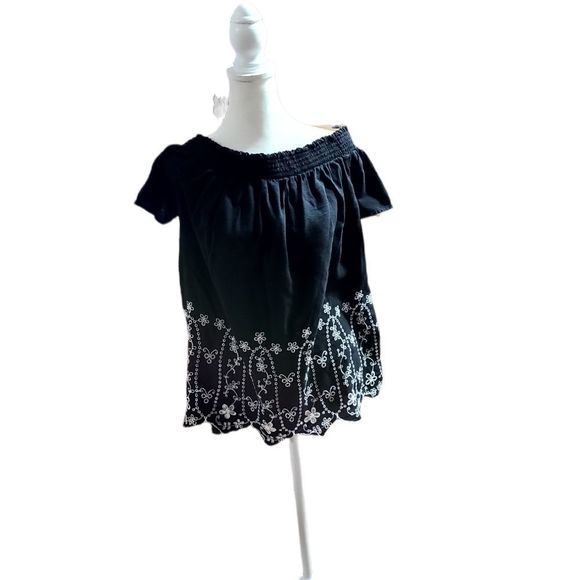 Large Old Navy Off shoulder shirt - Picture 3 of 4